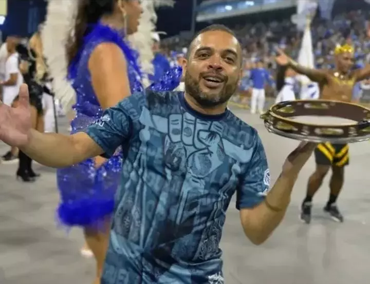 PANDEIRISTA JR CAMILLO QUER ENTRAR PARA O GUINNESS BOOK COM DESEJO DE DESFILAR EM TODAS AS ESCOLAS DE SÃO PAULO EM 2026